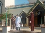 Oknum ASN Dicambuk 20 Kali di Halaman Masjid Sabang