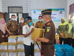 Kejari Nagan Raya Bantu Fakir Miskin
