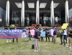 Massa Datangi KPK: Mana Hasil Penyelidikan Kapal Aceh Hebat?