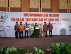 Tiga Ahli Waris Pahlawan Nasional Asal Aceh Terima Penghargaan di Mubes TIM