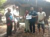 Sekda Aceh Selatan Salurkan Bantuan Uang Tunai Pembuatan Rumah Dhuafa di Sawang