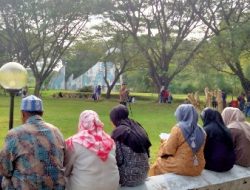 Masyarakat Aceh Padati Kuburan Masal Siron