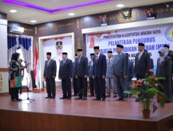 Pj Bupati Lantik 13 Pengurus Majelis Pendidikan Daerah Nagan Raya 2023-2028